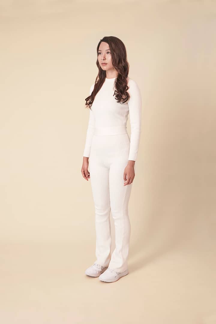 Model photo in all white